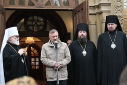 На освящении храма присутствовал 
губернатор Рязанской области О.И.Ковалев